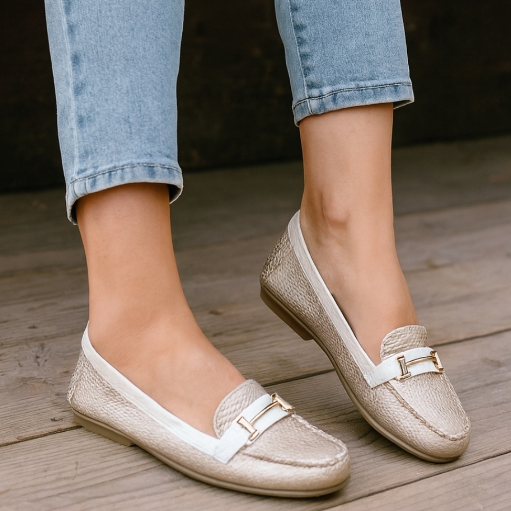 AEROSOLES Manuscript Coastal Preppy Minimalist Gold Tone Bit Comfort Loafer 7.5M